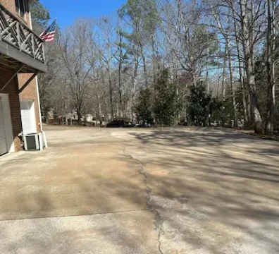 affordable-concretet-driveway-pressure-washing-athens-ga-after.webp