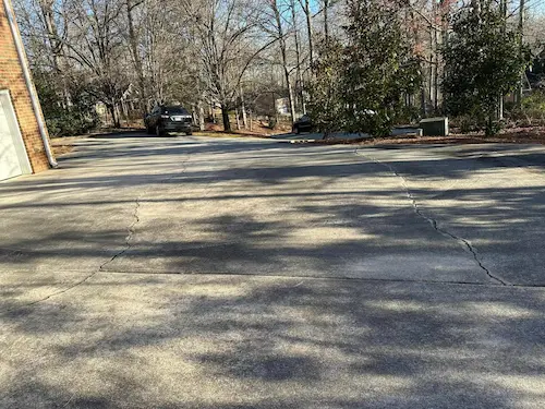 affordable-concretet-driveway-pressure-washing-athens-ga-before.webp
